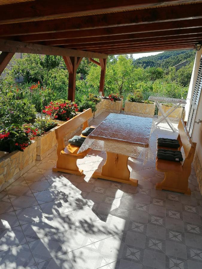Apartmani Andelo I Ruzica Mundanije Luaran gambar