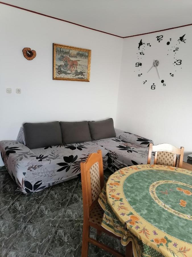 Apartmani Andelo I Ruzica Mundanije Luaran gambar