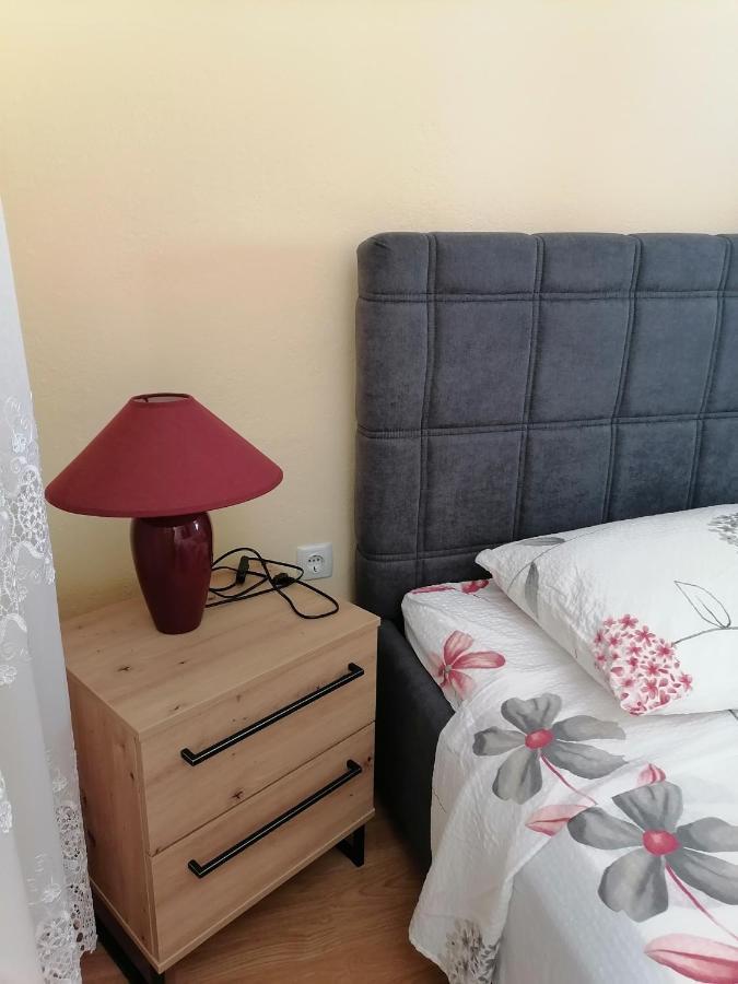 Apartmani Andelo I Ruzica Mundanije Luaran gambar