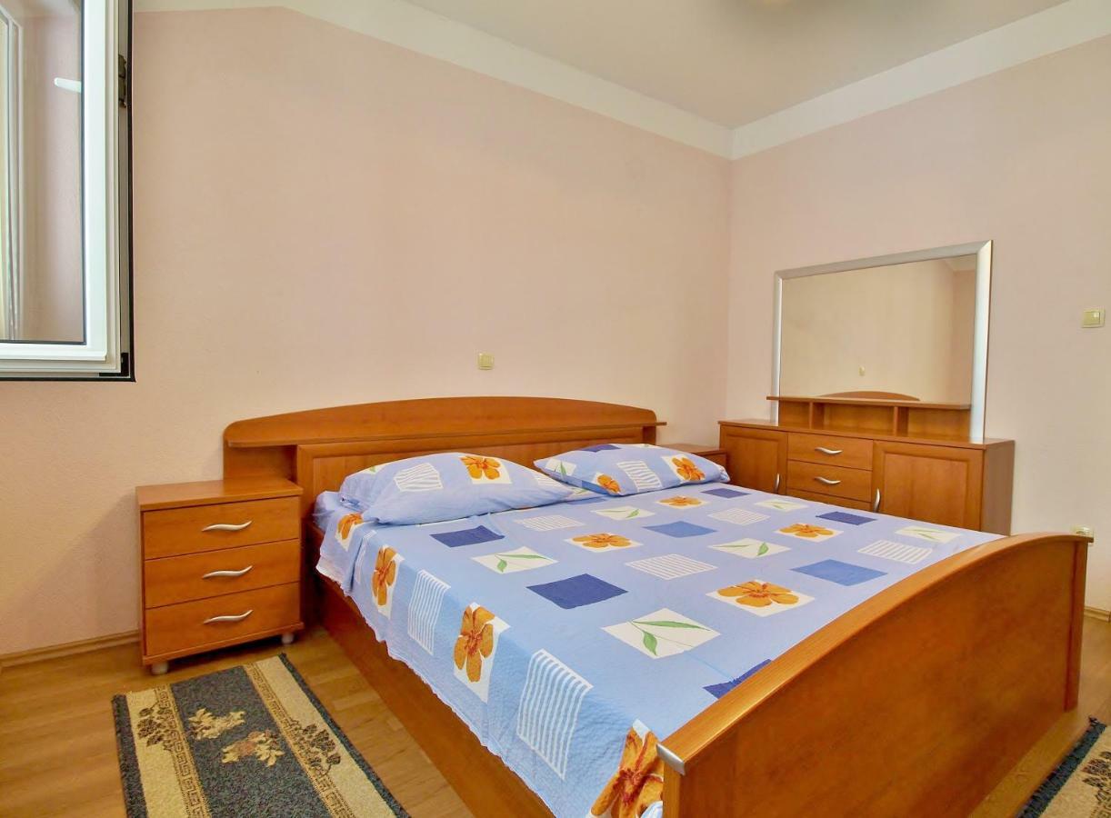 Apartmani Andelo I Ruzica Mundanije Luaran gambar