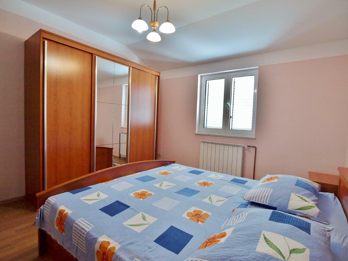 Apartmani Andelo I Ruzica Mundanije Luaran gambar