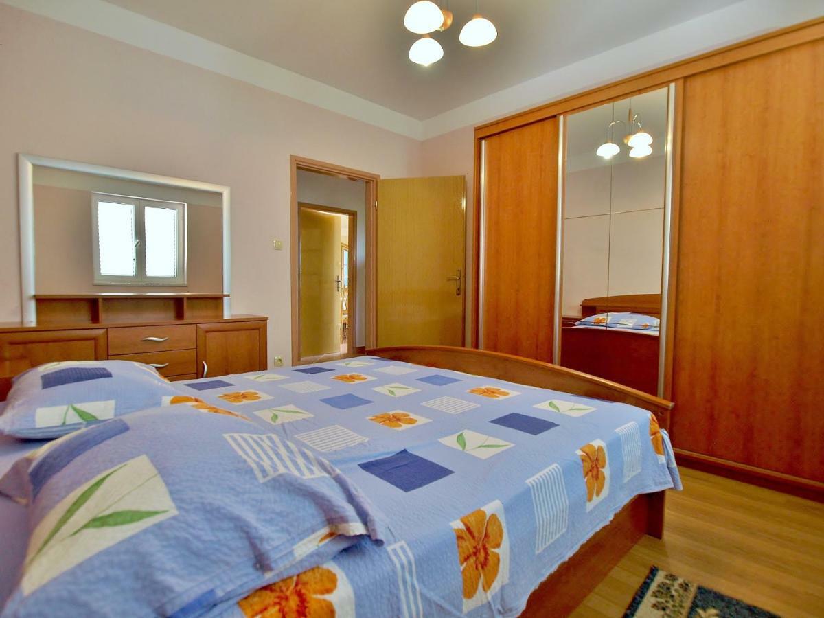 Apartmani Andelo I Ruzica Mundanije Luaran gambar
