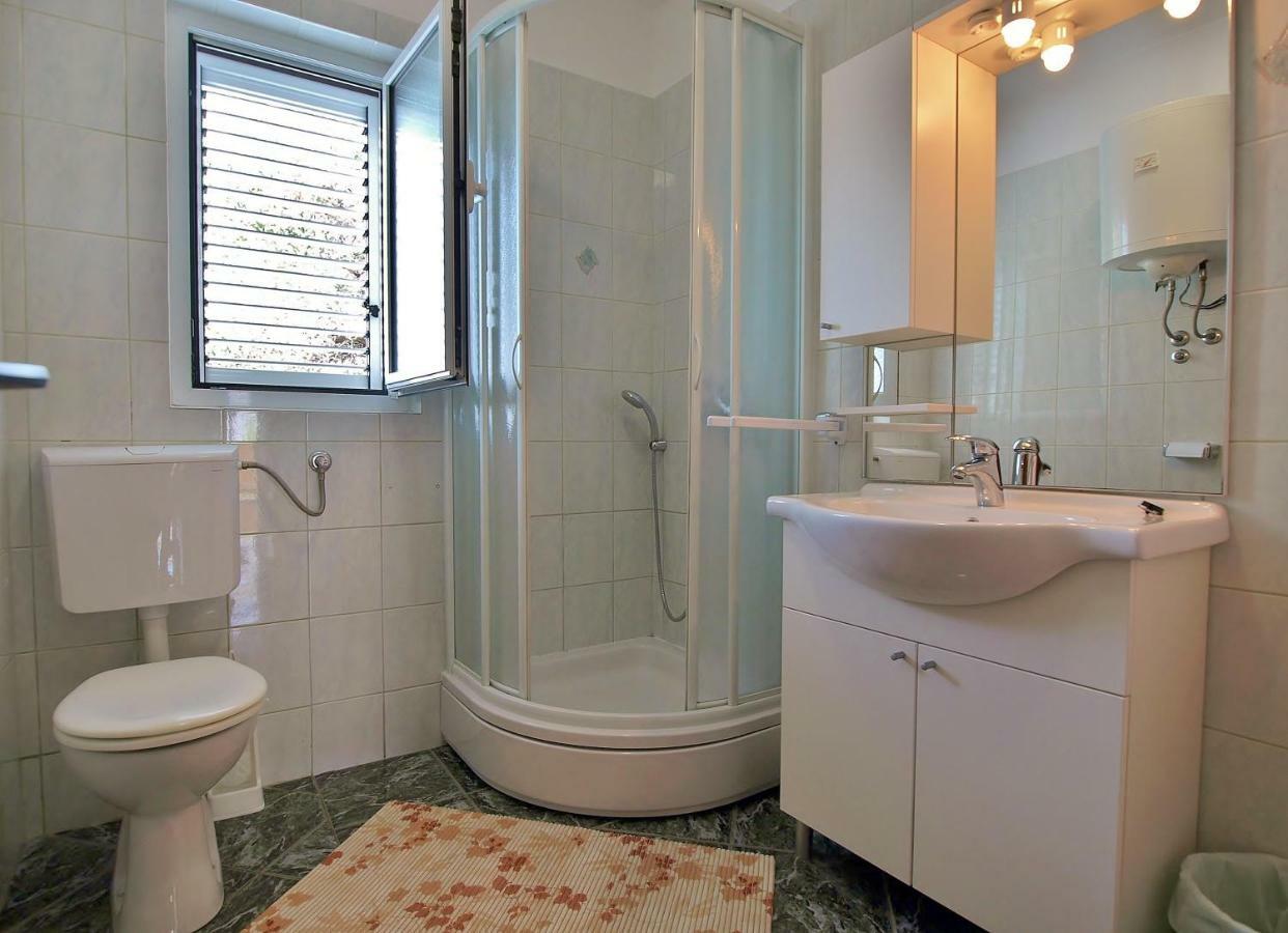 Apartmani Andelo I Ruzica Mundanije Luaran gambar