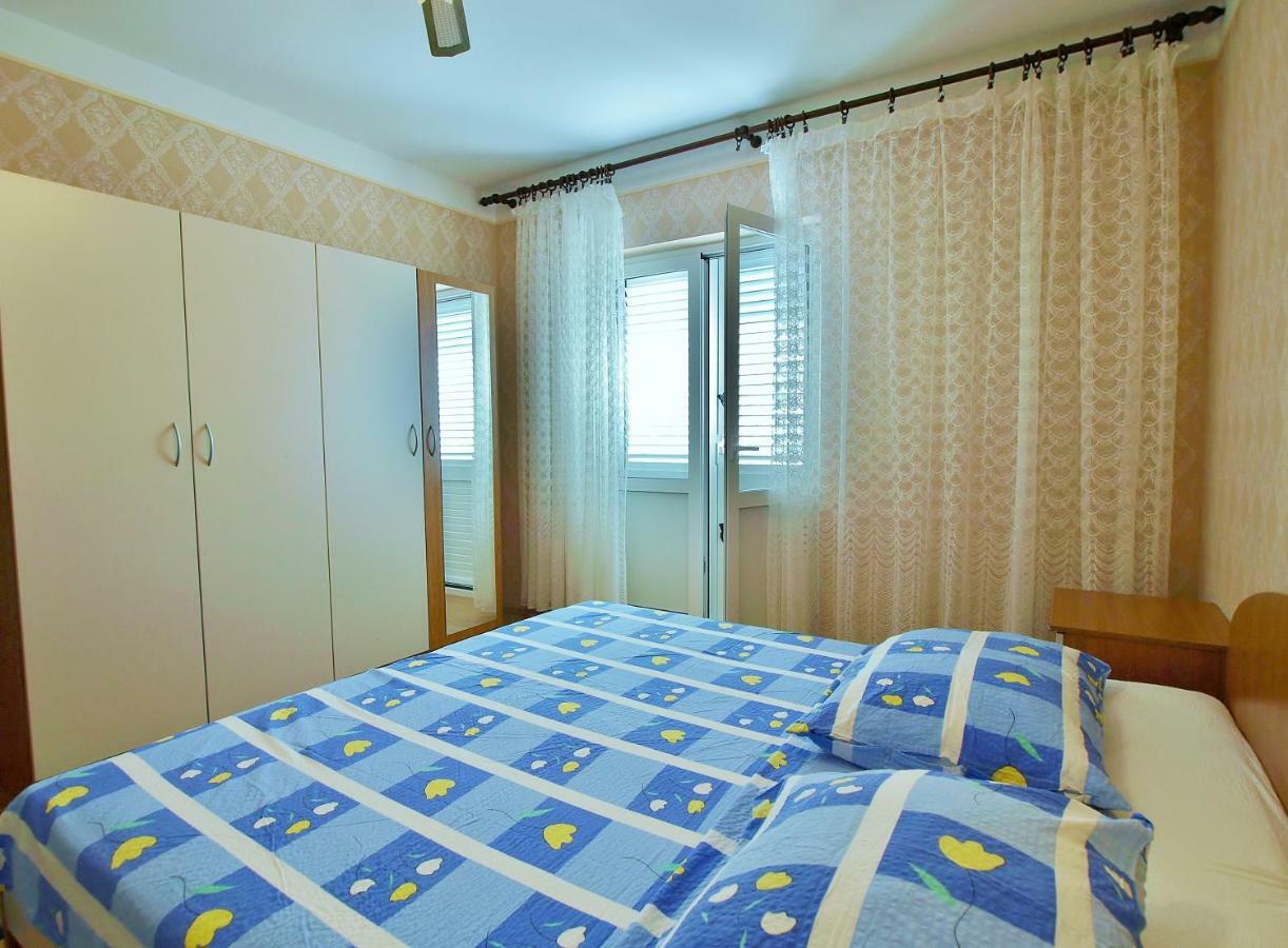 Apartmani Andelo I Ruzica Mundanije Luaran gambar
