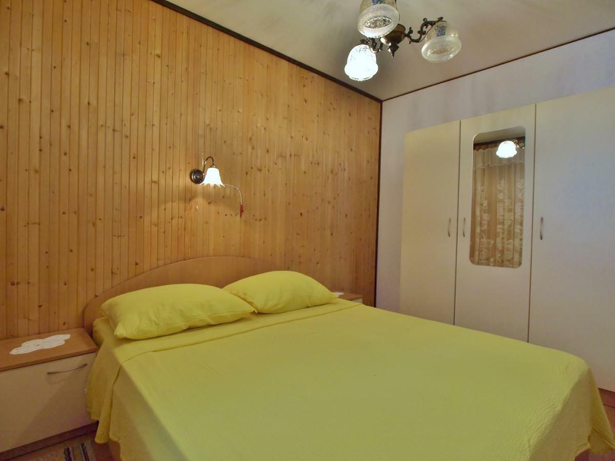 Apartmani Andelo I Ruzica Mundanije Luaran gambar